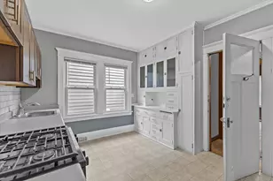 1806 E Newberry Blvd, Milwaukee, WI 53211 - Photo 9