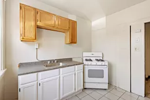 2613 W Capitol Dr, Milwaukee, WI 53206 - Photo 15