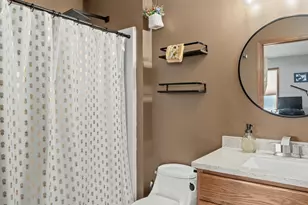 928 Broadmoore Dr, Hartford, WI 53027 - Photo 19