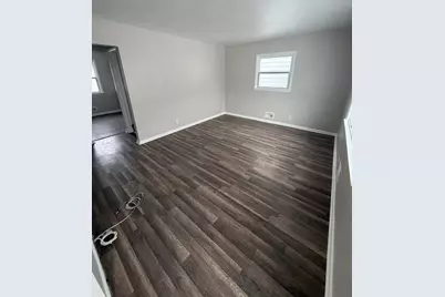 4340 W Eggert Pl, Milwaukee, WI 53218 - Photo 5