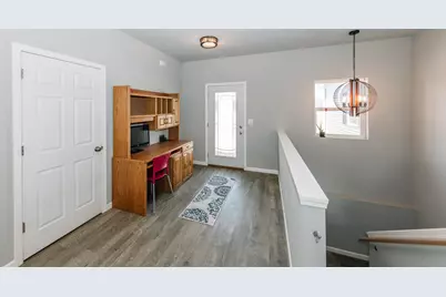 680  Hillside Ln, Cedarburg, WI 53012 - Photo 13