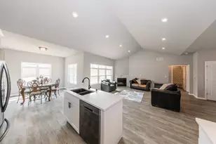 680 Hillside Ln, Cedarburg, WI 53012 - Photo 9