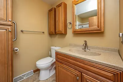 517  Fox Knoll Dr, Racine, WI 53185 - Photo 21