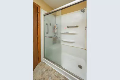 517  Fox Knoll Dr, Racine, WI 53185 - Photo 23