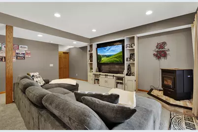 363  Hickory Dr, Fredonia, WI 53021 - Photo 19