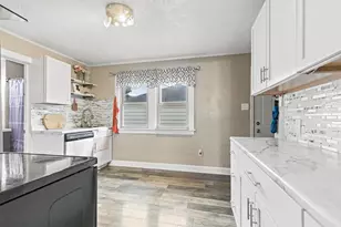 2352 S 79th St, West Allis, WI 53219 - Photo 15