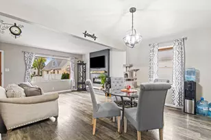 2352 S 79th St, West Allis, WI 53219 - Photo 7