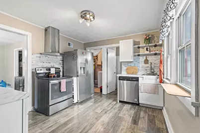 2352 S 79th St, West Allis, WI 53219 - Photo 13