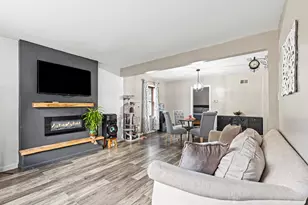 2352 S 79th St, West Allis, WI 53219 - Photo 5