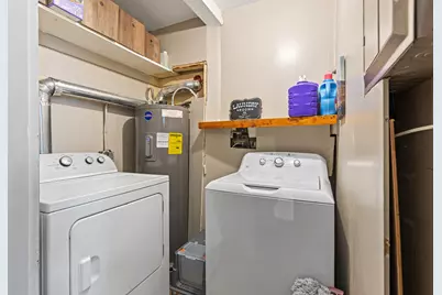 2352 S 79th St, West Allis, WI 53219 - Photo 17