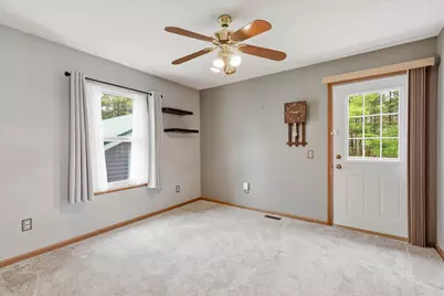 W7109  Dakota Ave, Springfield, WI 53964 - Photo 7