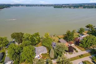 2201 Lakeshore Dr, Racine, WI 53139 - Photo 37