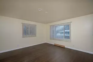 4640 W Brentwood Ct, Milwaukee, WI 53223 - Photo 9