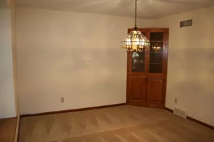 3427 E Elmwood Dr, Racine, WI 53405 - Photo 7