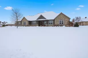 W229N3655 Sterling Ct, Pewaukee, WI 53072 - Photo 39
