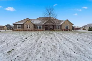 W229N3655 Sterling Ct, Pewaukee, WI 53072 - Photo 37