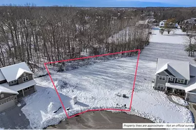 727  Brookview Ct, Racine, WI 53402 - Photo 3