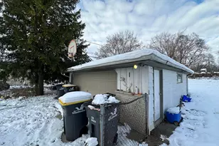 410 Dodie Dr, Waukesha, WI 53189 - Photo 7