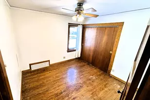 2043 S 81st St, West Allis, WI 53219 - Photo 5