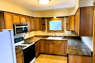 2043 S 81st St, West Allis, WI 53219 - Photo 19