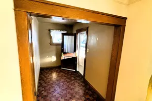 2043 S 81st St, West Allis, WI 53219 - Photo 13