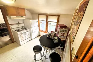 2043 S 81st St, West Allis, WI 53219 - Photo 37