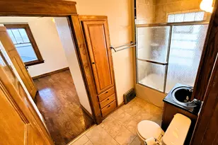 2043 S 81st St, West Allis, WI 53219 - Photo 15