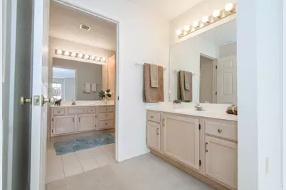 8782  Woodbridge Dr, Greendale, WI 53219 - Photo 13