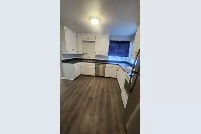 824 S 109th St, West Allis, WI 53214 - Photo 9