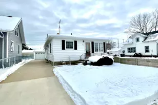 1531 Bryn Mawr Ave, Racine, WI 53403 - Photo 1