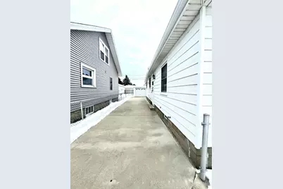 1531  Bryn Mawr Ave, Racine, WI 53403 - Photo 3