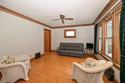 2824 S Lenox St, Milwaukee, WI 53207 - Photo 7