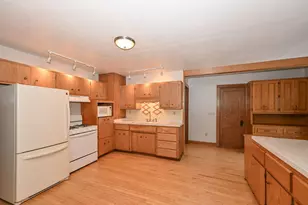 2824 S Lenox St, Milwaukee, WI 53207 - Photo 13