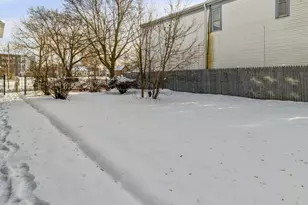 2409 N 21st St, Milwaukee, WI 53206 - Photo 37