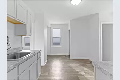 2409 N 21st St, Milwaukee, WI 53206 - Photo 7