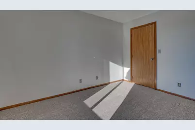 W176N9734  Riversbend Cir, Germantown, WI 53022 - Photo 13