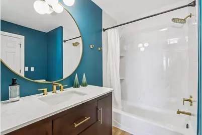 303 E Henry Clay St #306, Whitefish Bay, WI 53217 - Photo 15