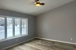 5934 Regency Hills Dr, Racine, WI 53406 - Photo 9