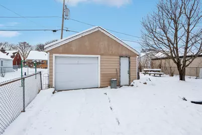 3781 S 21st St, Milwaukee, WI 53221 - Photo 17