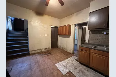 2463 N 22nd St, Milwaukee, WI 53206 - Photo 7