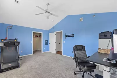 9285 S 51st St, Franklin, WI 53132 - Photo 13