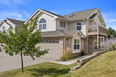 9285 S 51st St, Franklin, WI 53132 - Photo 1