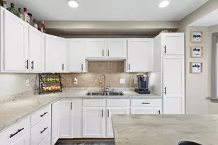 2839 S 46th St, Milwaukee, WI 53219 - Photo 9