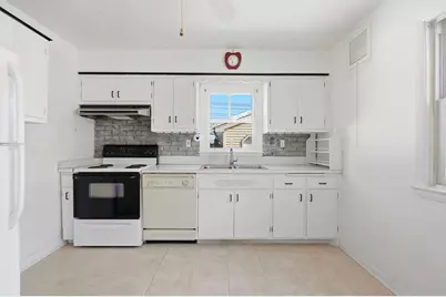 3940 N 83rd St, Milwaukee, WI 53222 - Photo 5