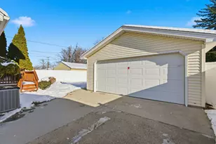 3940 N 83rd St, Milwaukee, WI 53222 - Photo 23