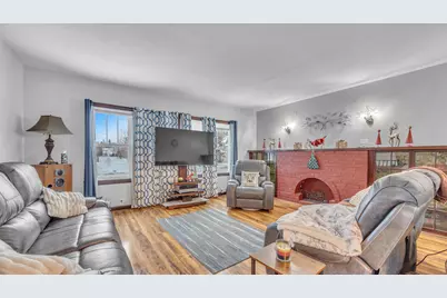 666 W 9th Ave, Oshkosh, WI 54902 - Photo 1