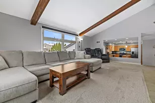 8100 W Imperial Dr, Franklin, WI 53132 - Photo 5