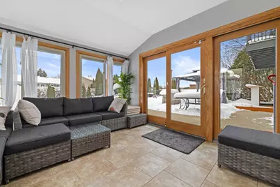 8100 W Imperial Dr, Franklin, WI 53132 - Photo 11