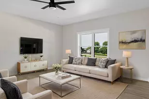 633 Lewis Ct, Holmen, WI 54636 - Photo 5