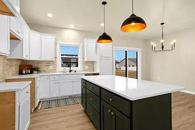 826  Clark Ln, Holmen, WI 54636 - Photo 5